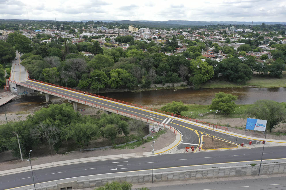 En Cosquín se inauguró el Puente Mercedes Sosa